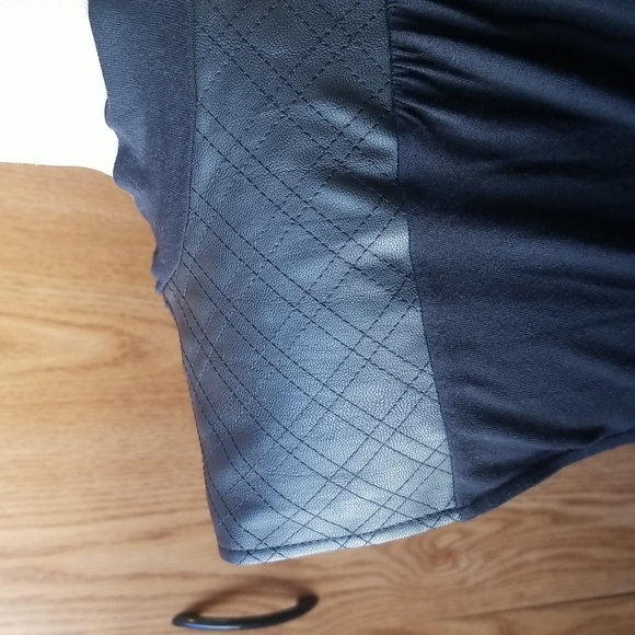 Express Deep Drape Black Tunic - Picture 3 of 6